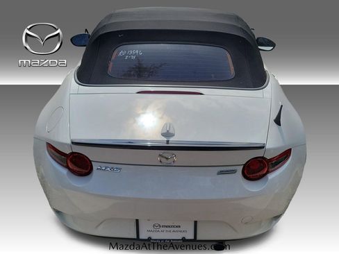 Used 2017 MAZDA MX-5 Miata Club image 23