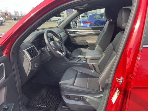 Certified 2023 Volkswagen Atlas Cross Sport SE image 7