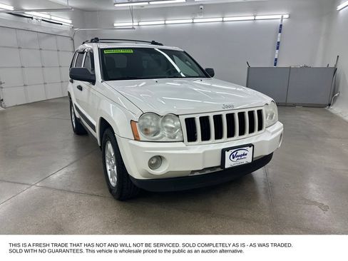 Used 2005 Jeep Grand Cherokee Laredo AWD/4WD image 3