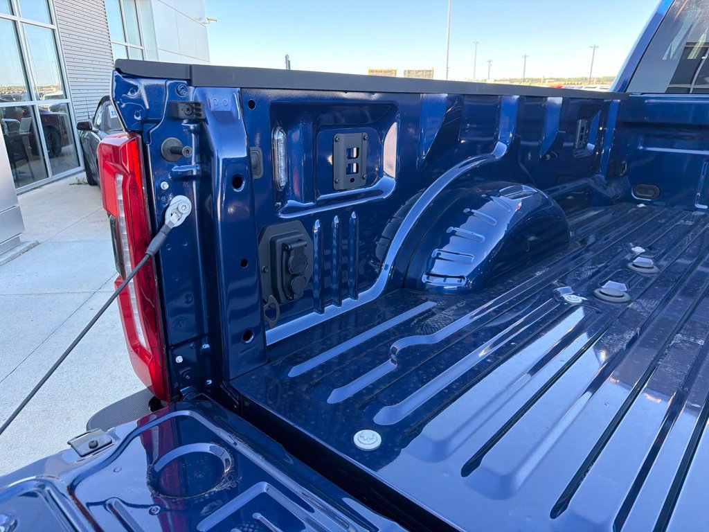 New 2027 Ford F350 Lariat w/ Lariat Premium Package AWD/4WD image 8