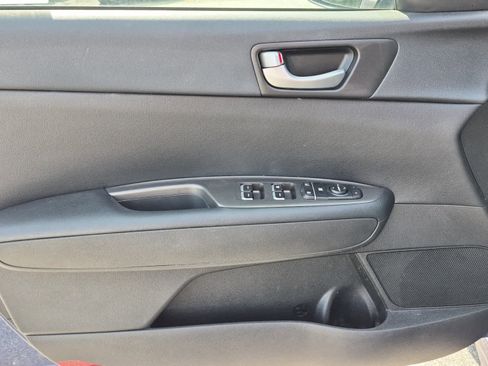 Used 2019 Kia Optima LX image 11