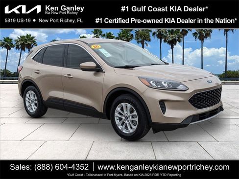 Used 2020 Ford Escape SE image 1