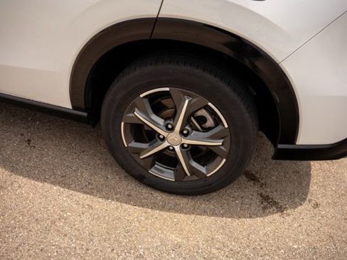 Used 2024 Honda HR-V EX-L image 11