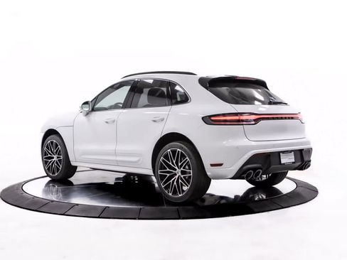 Certified 2026 Porsche Macan AWD/4WD image 3