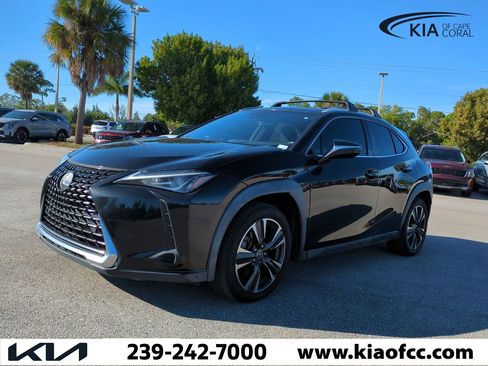 Used 2019 Lexus UX 200 image 9