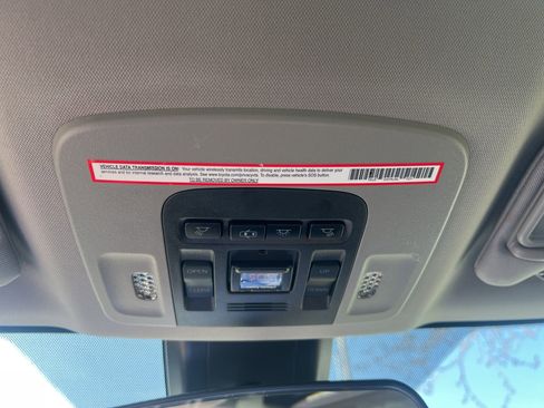 Used 2019 Toyota Camry SE image 19