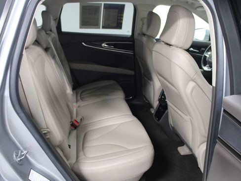 Used 2023 Lincoln Nautilus Reserve FWD image 32