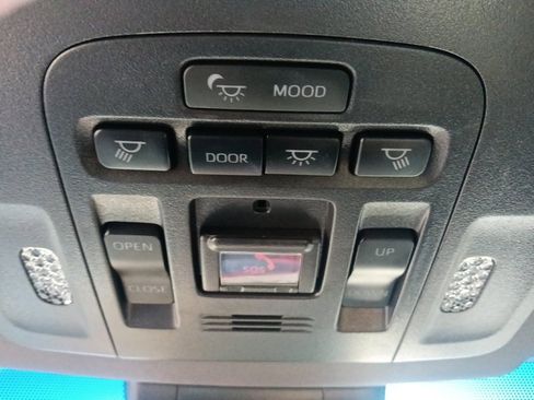 Used 2021 Toyota Avalon Limited image 26