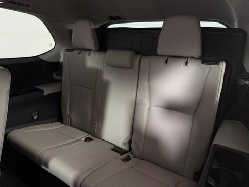Used 2025 Toyota Grand Highlander Limited image 18