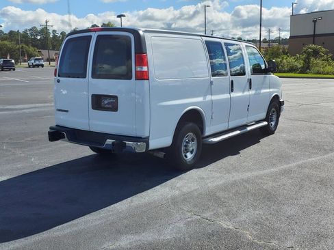 Used 2022 Chevrolet Express 2500 w/ Driver Convenience Package image 7