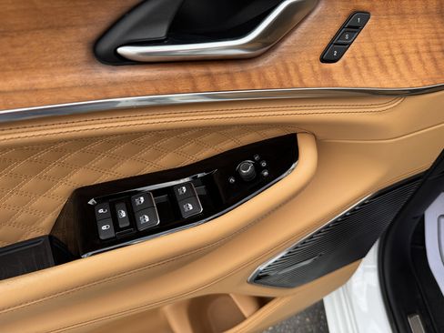 Used 2023 Jeep Grand Cherokee L Summit image 8