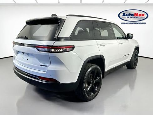 Used 2023 Jeep Grand Cherokee Limited w/ Black Appearance Package AWD/4WD image 2