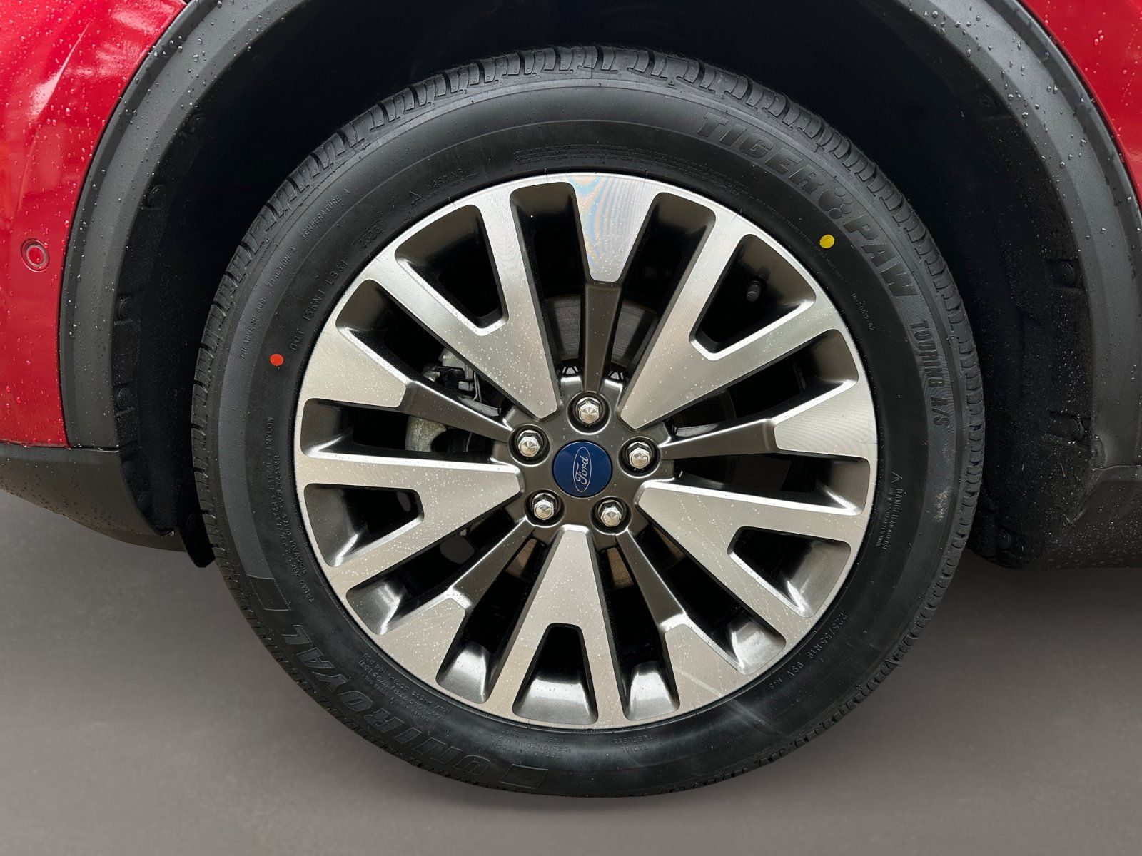 Used 2020 Ford Escape Titanium AWD/4WD image 10