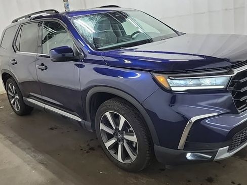 Used 2023 Honda Pilot Touring image 6