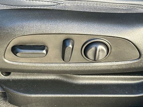 Used 2022 Chevrolet Bolt EUV LT w/ Convenience Package image 39