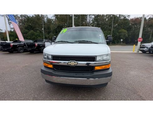 Used 2019 Chevrolet Express 3500 LT w/ LT Preferred Equipment Group image 7