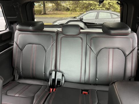 Used 2024 Ford Expedition Limited AWD/4WD image 34