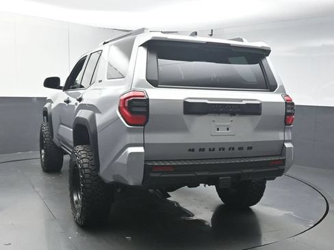 Used 2025 Toyota 4Runner SR5 AWD/4WD image 6