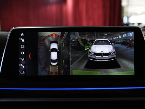 Used 2018 BMW 750i image 22