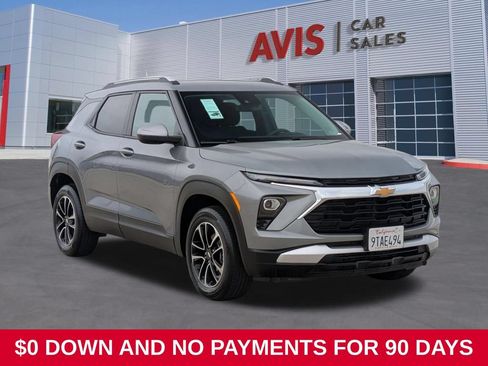 Used 2025 Chevrolet TrailBlazer LT AWD/4WD image 3
