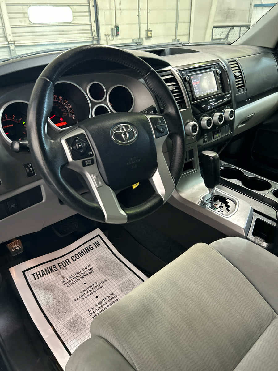 Used 2015 Toyota Sequoia SR5 AWD/4WD image 25