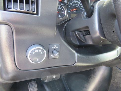 Used 2022 Chevrolet Express 2500 2500 w/ Driver Convenience Package image 18