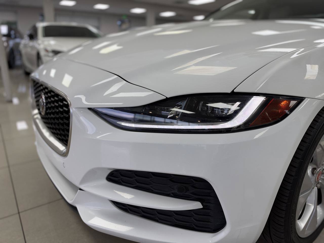 Used 2020 Jaguar XE S RWD image 28