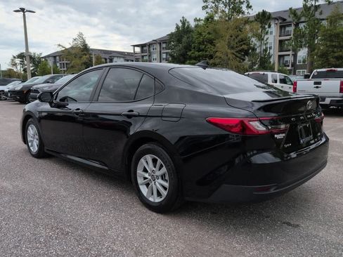 Used 2025 Toyota Camry LE FWD image 4