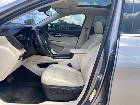 Used 2021 Buick Envision Avenir w/ Technology Package II FWD image 18