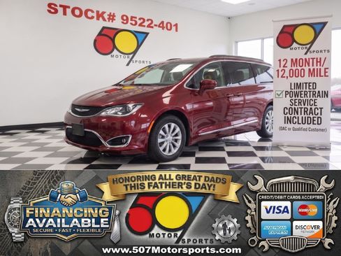 Used 2017 Chrysler Pacifica Touring-L FWD image 1
