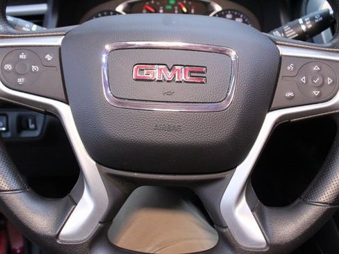 Used 2023 GMC Acadia SLE image 22