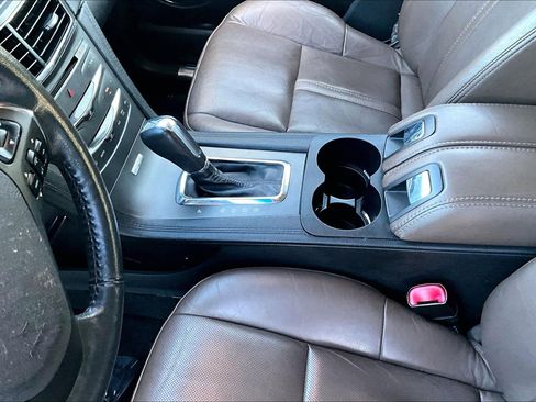 Used 2013 Lincoln MKT AWD image 15