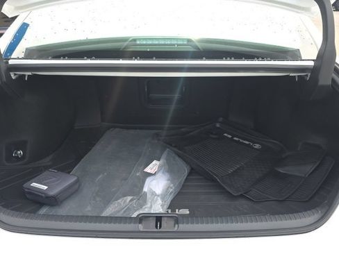 Used 2025 Lexus ES 350 w/ Premium Package FWD image 39