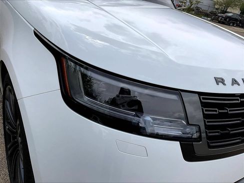 Used 2023 Land Rover Range Rover Long Wheelbase SE AWD/4WD image 32