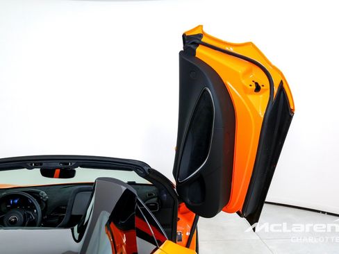 New 2026 McLaren Artura Spider RWD image 18