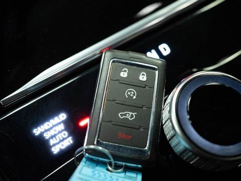 Used 2024 Jeep Grand Cherokee L Limited w/ Luxury Tech Group II AWD/4WD image 23