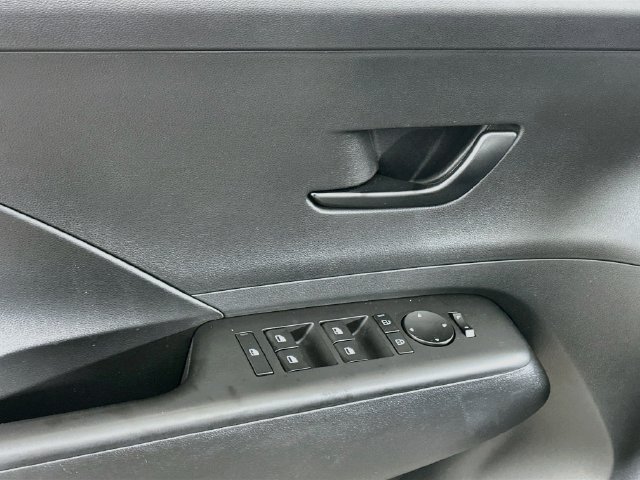 Used 2024 Hyundai Kona SE FWD image 10