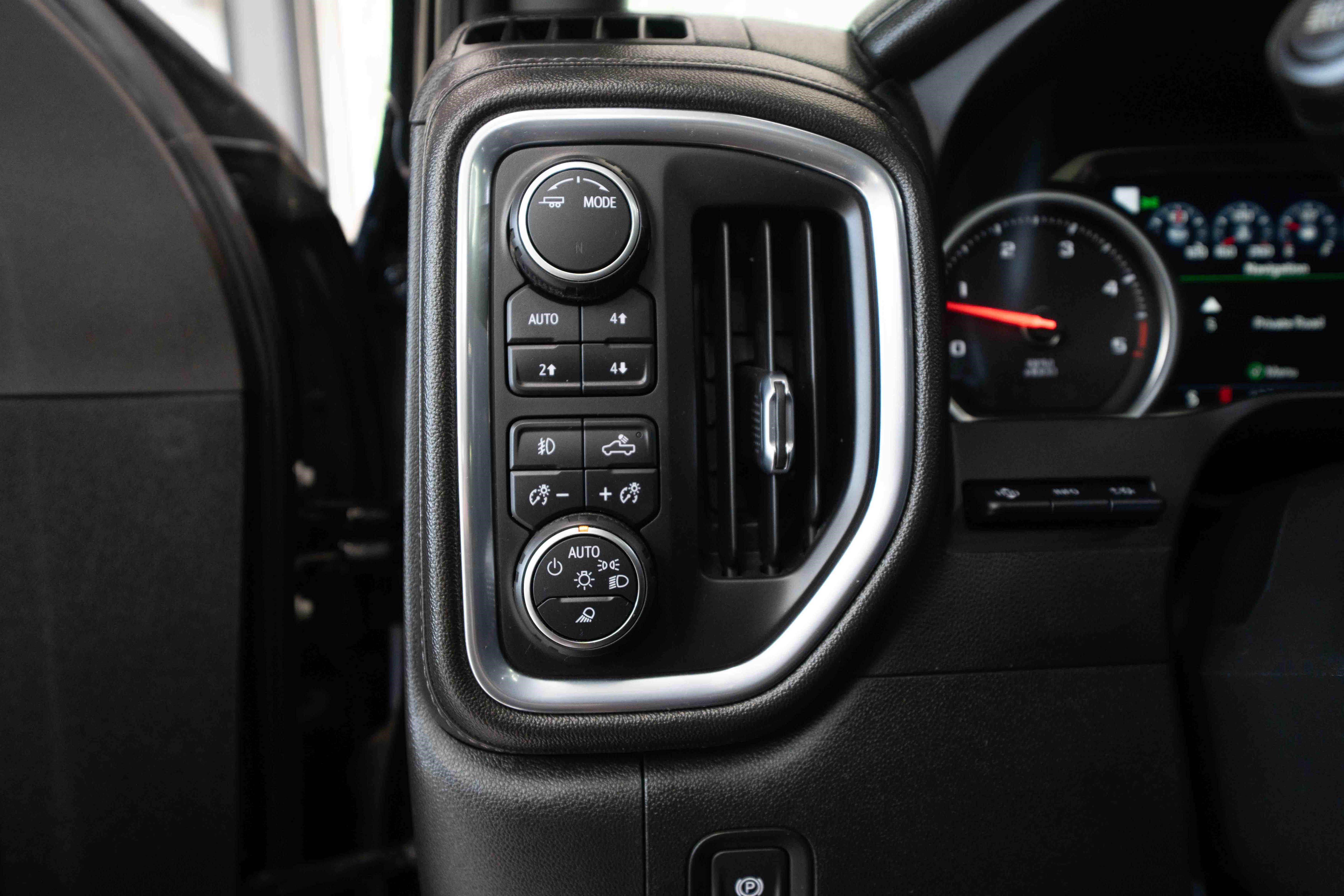 Used 2022 Chevrolet Silverado 2500 LTZ w/ LTZ Plus Package AWD/4WD image 11