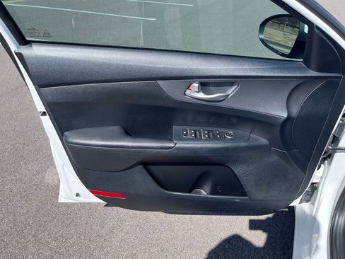Used 2019 Kia Forte LXS image 12