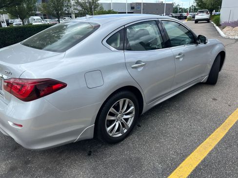 Used 2019 INFINITI Q70 Luxe w/ Proactive Package AWD/4WD image 11