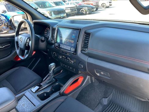 Used 2023 Nissan Frontier PRO-4X w/ Pro Convenience Package image 13