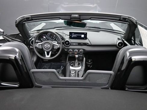 Used 2025 MAZDA MX-5 Miata Grand Touring RWD image 8