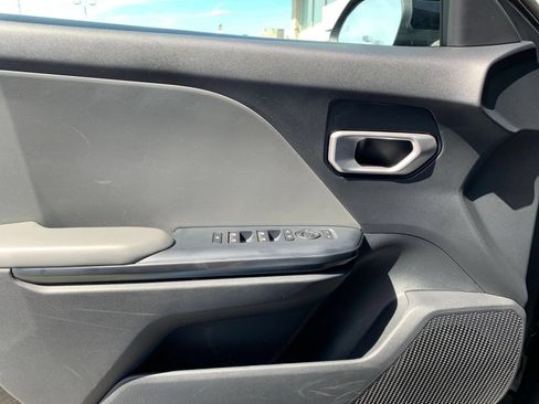 Used 2025 Kia K4 FWD image 18