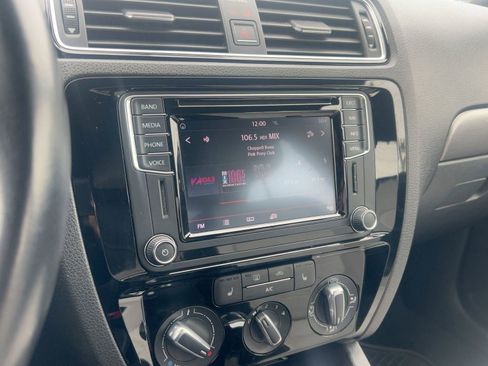 Used 2016 Volkswagen Jetta Sport image 20