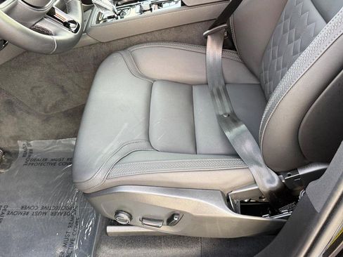 Certified 2025 Volvo XC90 B6 Plus image 17