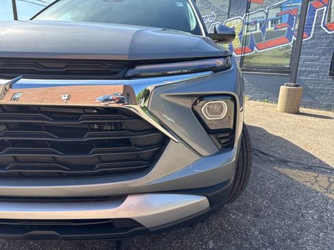 New 2026 Chevrolet TrailBlazer LT w/ Convenience Package FWD image 3