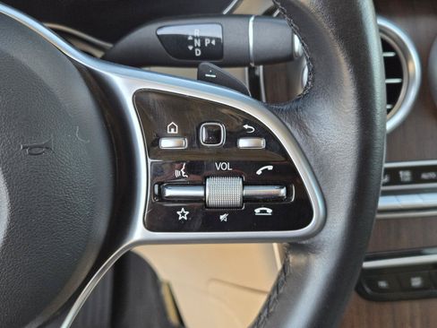 Used 2022 Mercedes-Benz GLC 300 w/ Premium Package Lite image 17