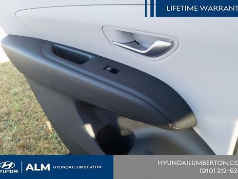 New 2026 Hyundai Tucson SE image 21