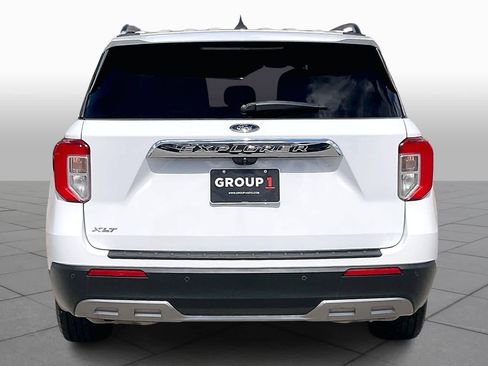 Used 2022 Ford Explorer XLT w/ Equipment Group 202A RWD image 8