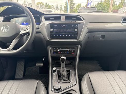 Used 2024 Volkswagen Tiguan SE AWD/4WD image 25